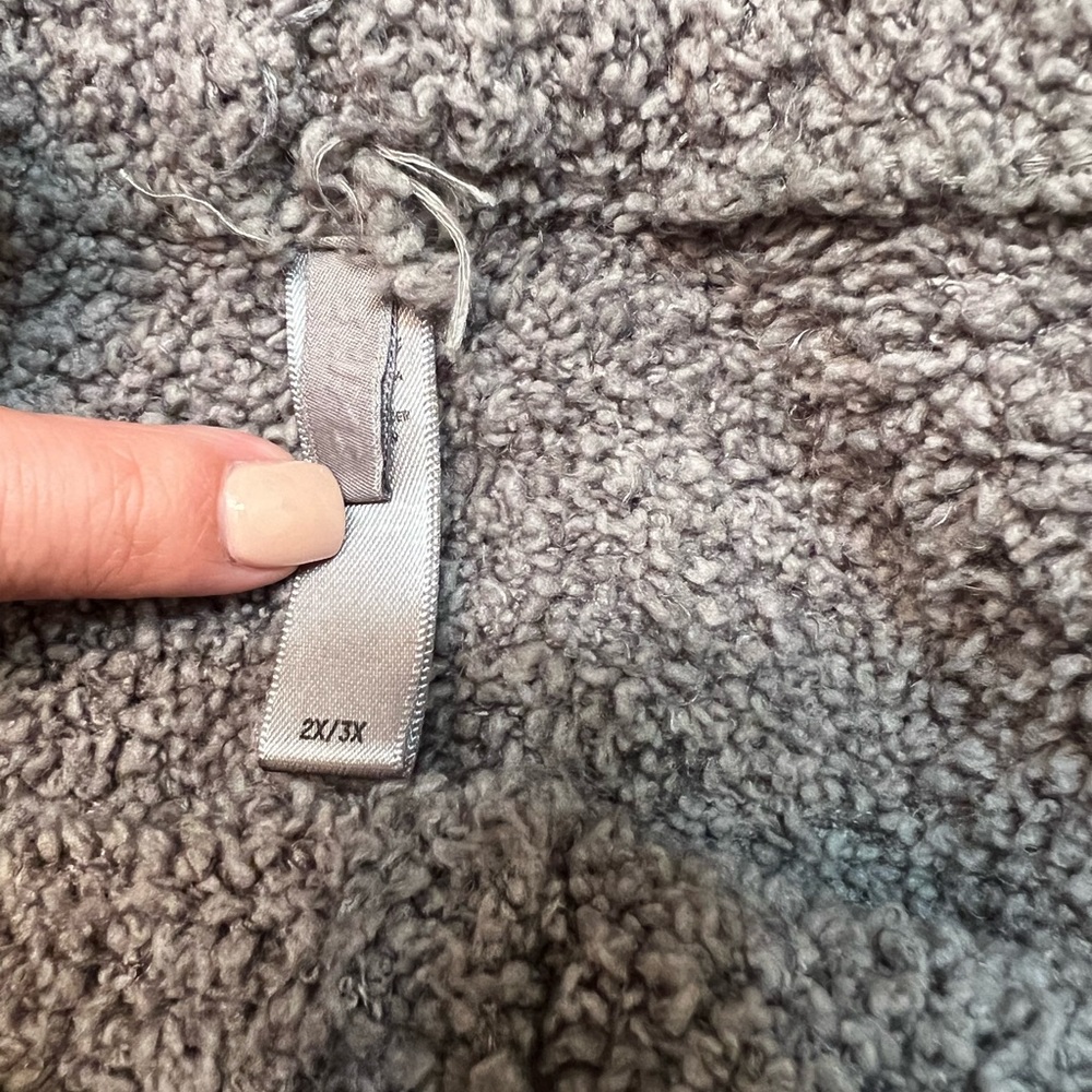 Cozy knit zip up hoodie. Cozy knit short.